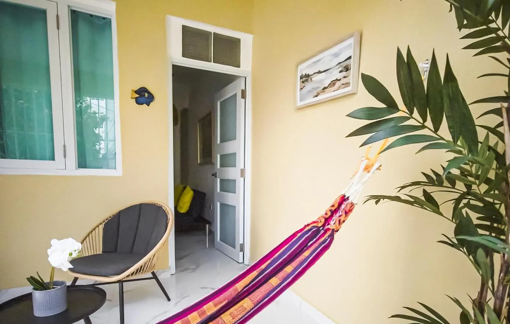 Sunny Guest House Near Beach & Restaurants San Juan