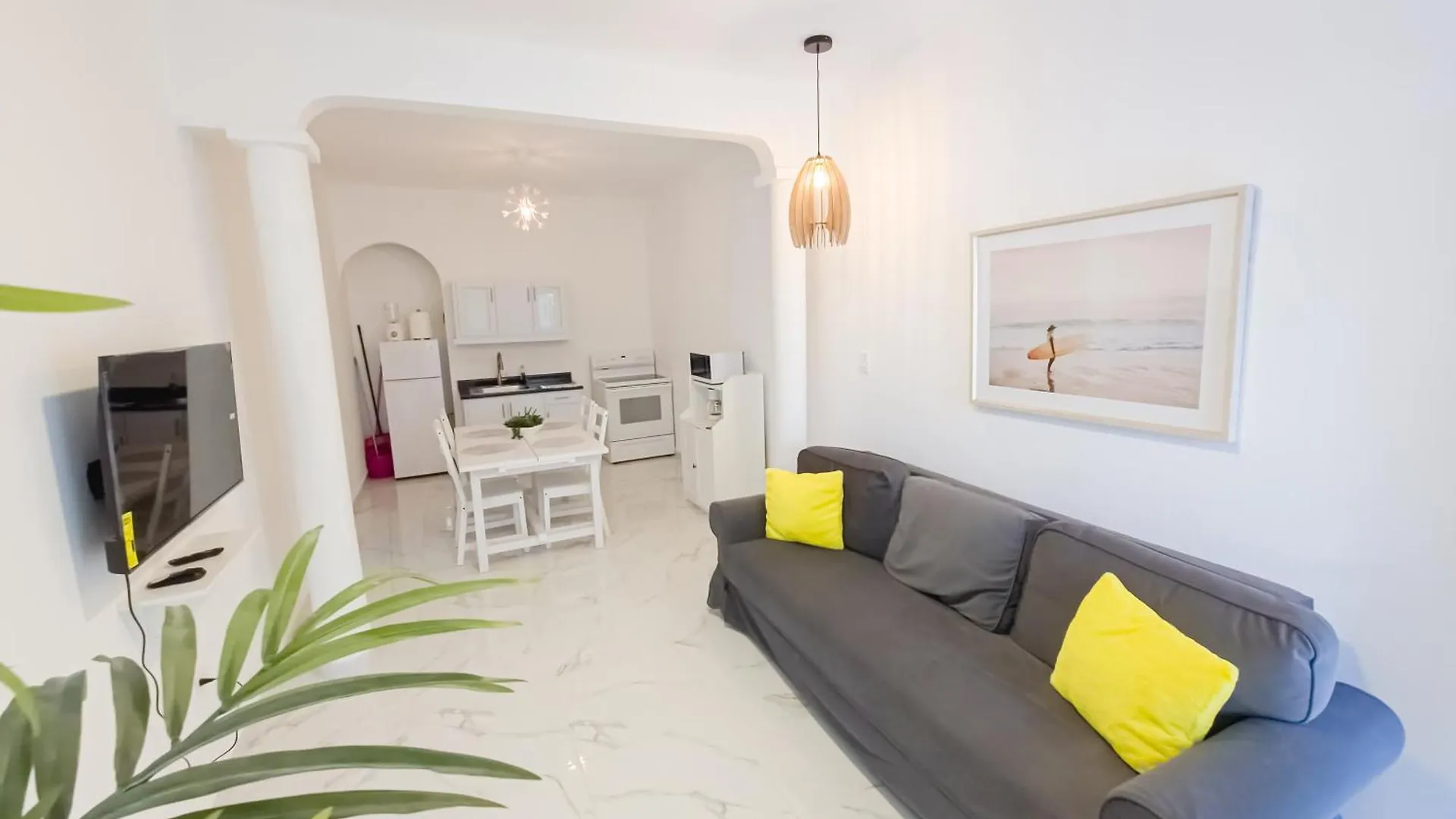 Sunny Guest House Near Beach & Restaurants San Juan Appartement